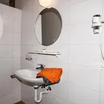 شبيتالار *